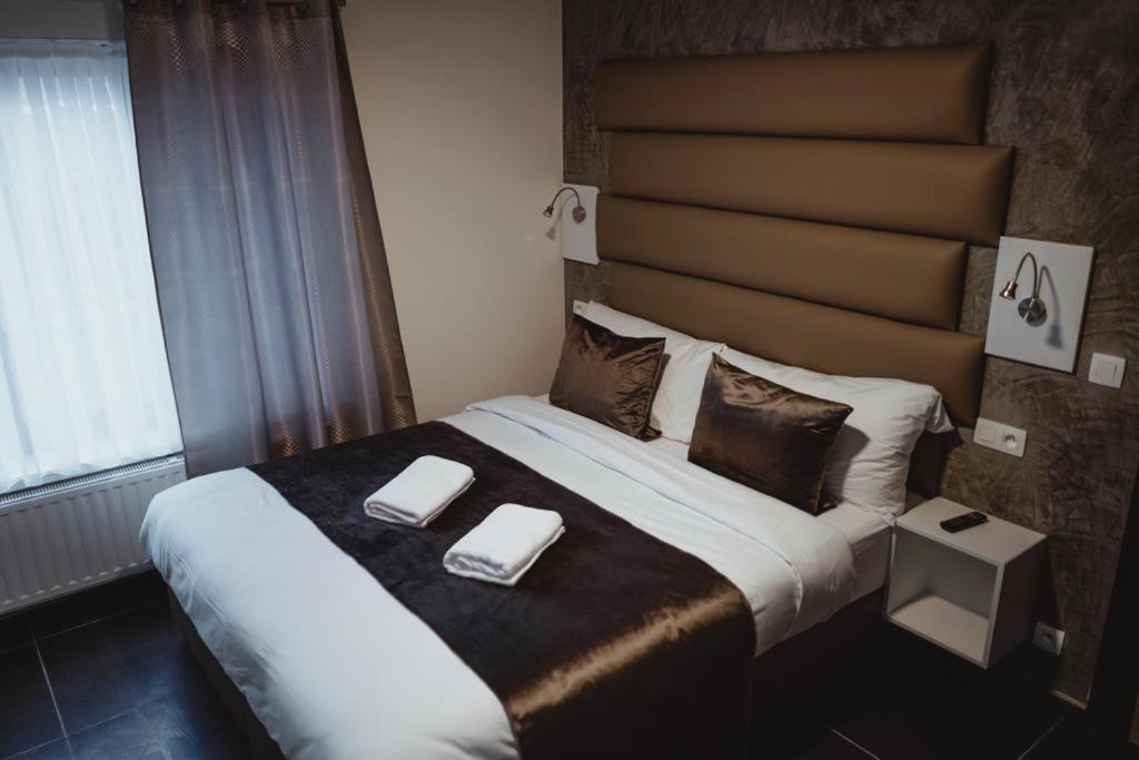Hotel Onyx Expo Брюссель Экстерьер фото